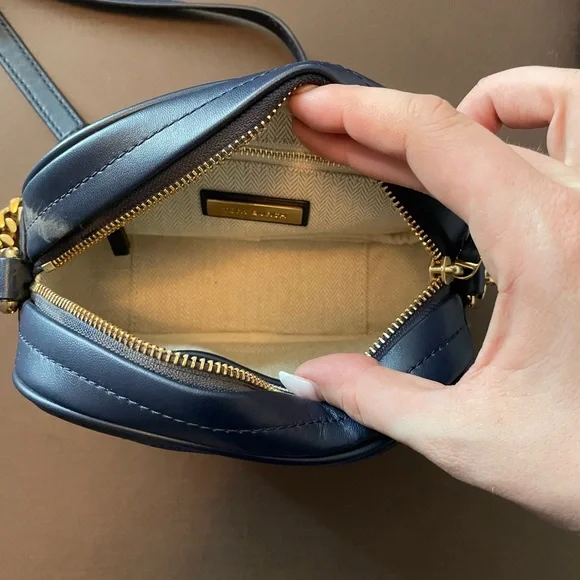 Tory Burch Kira Chevron Camera Bag - Picture 3 of 5